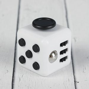 Фото Кубик-антистресс, чёрные кнопки, цвет белый, 3x3x3 см